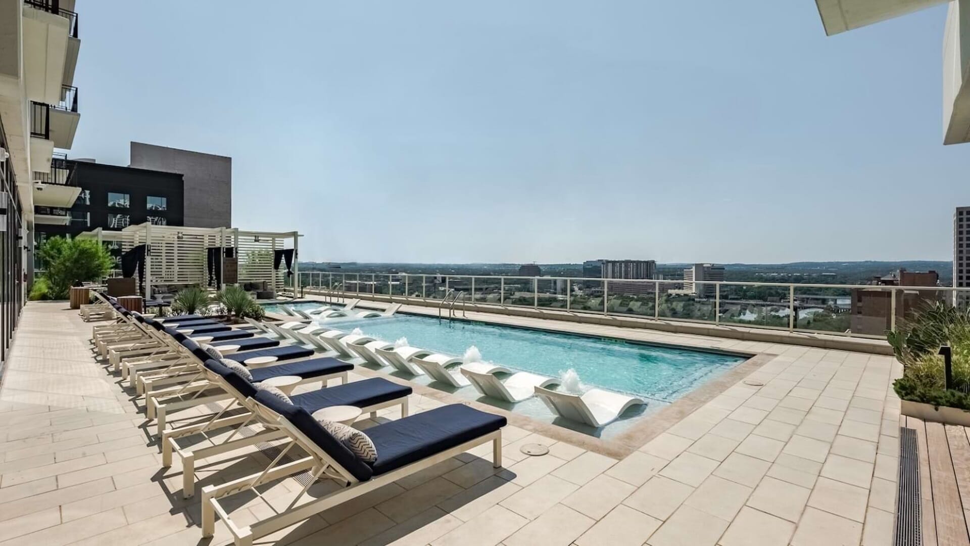 3 Bedroom Apartments in Austin: Downtown Luxury Options